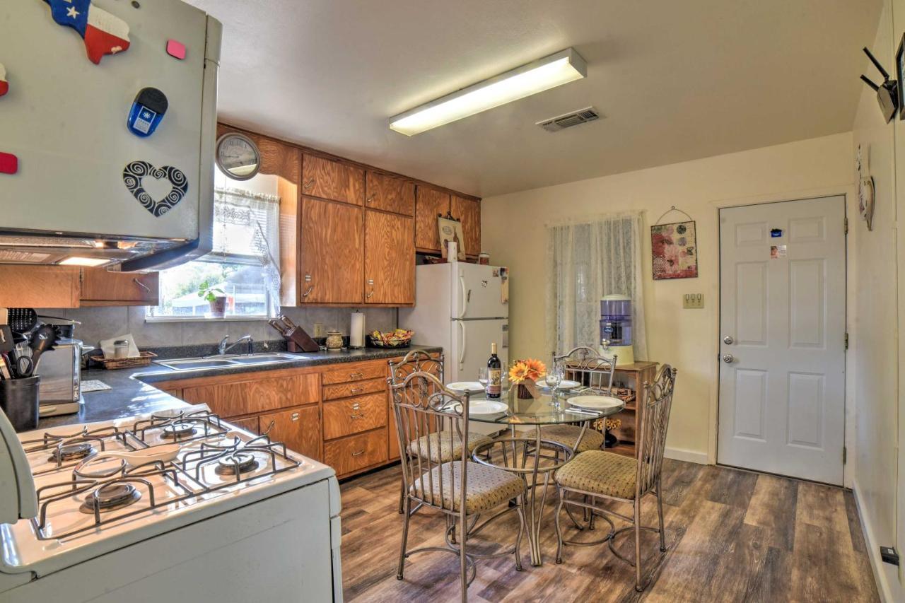 Holiday home 8 Blocks To Main St And Wineries *