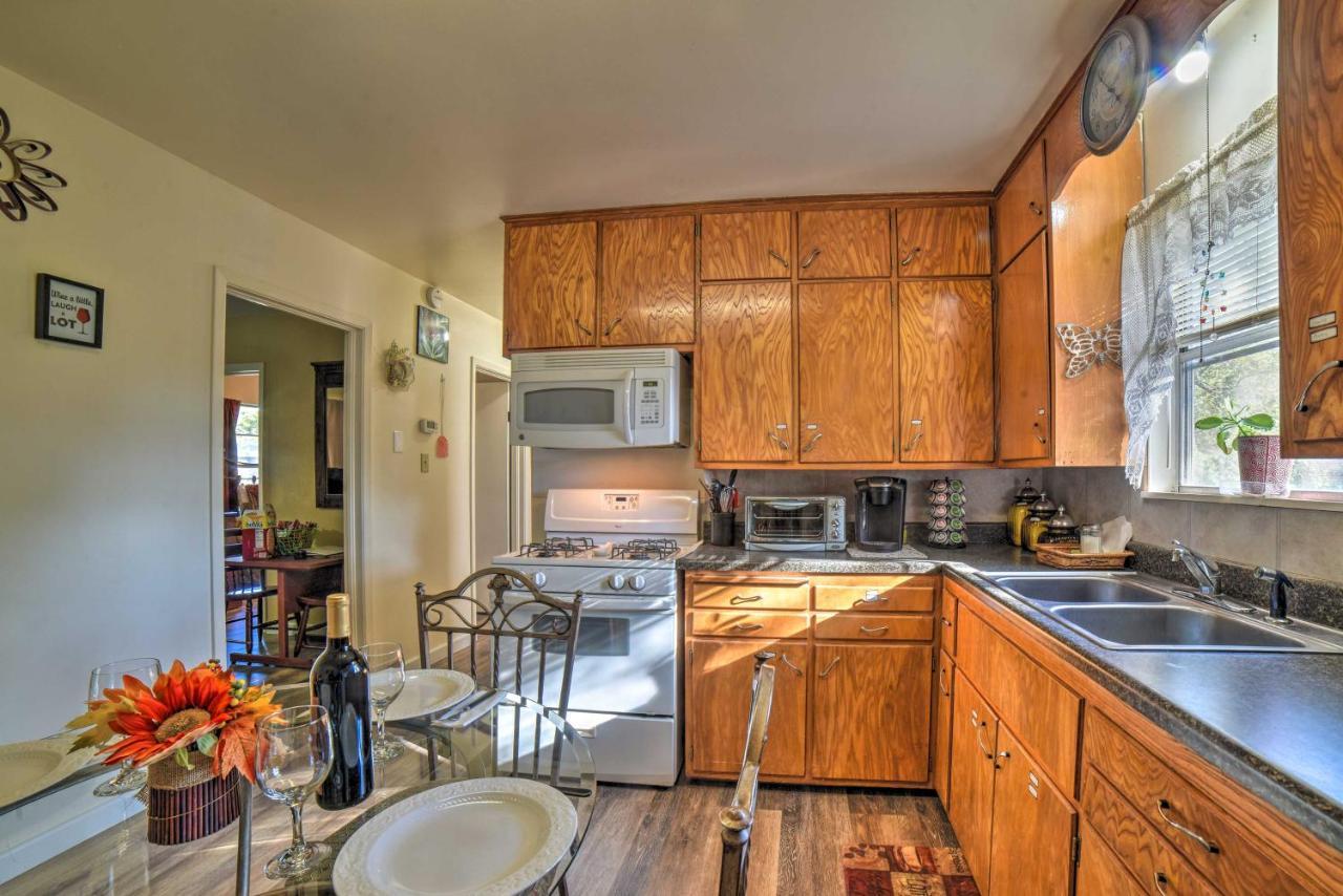 Holiday home 8 Blocks To Main St And Wineries *